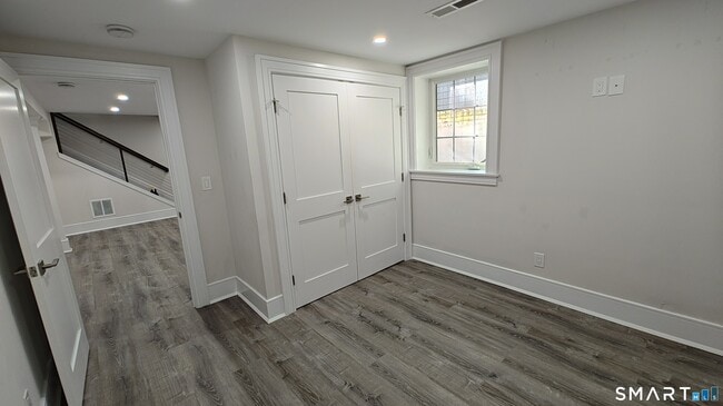 Building Photo - 42 Poe Ct
