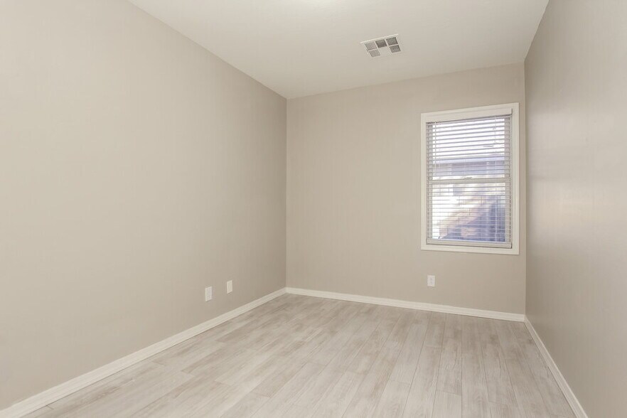 Building Photo - 4132 W Lydia Ln