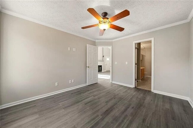 Building Photo - 2025 Brittania Cir