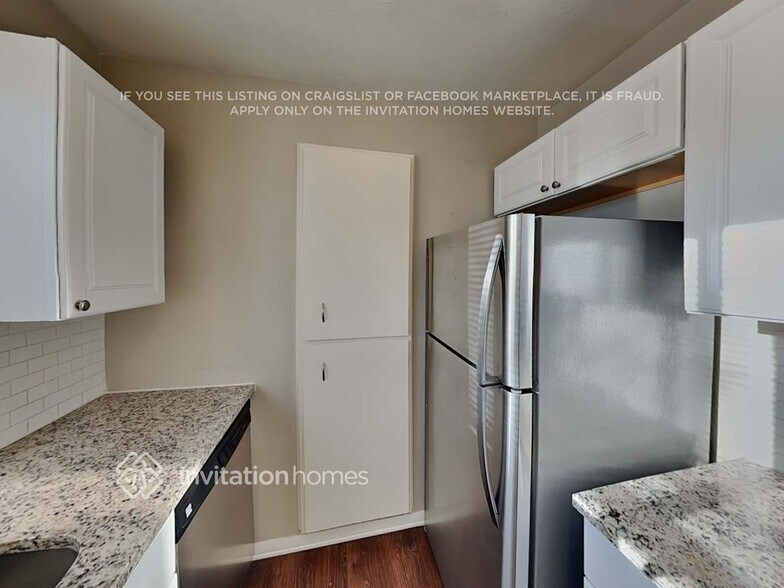 Building Photo - 9660 W 105th Ave