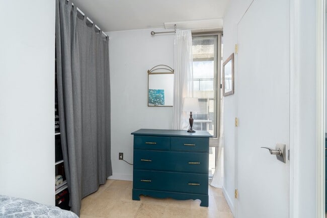 Building Photo - Sunny 2 BR at Claridge House Coop