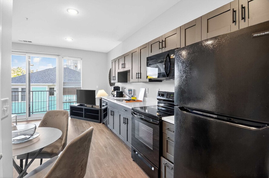 Building Photo - 229 S Grant St