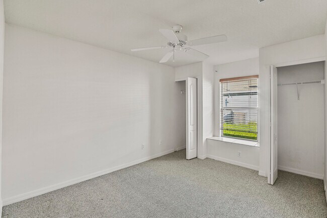 Building Photo - 4013 SW Winslow St
