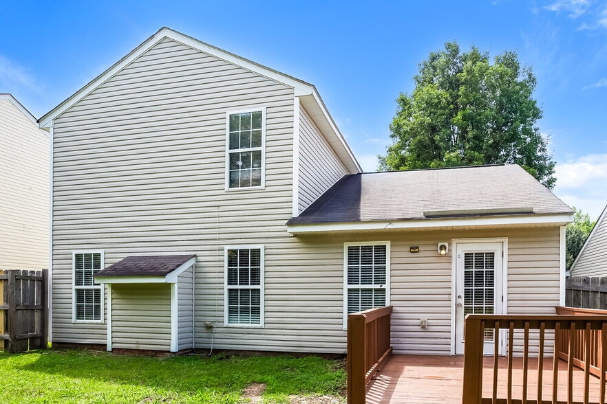 Building Photo - 1028 Jordans Pond Ln