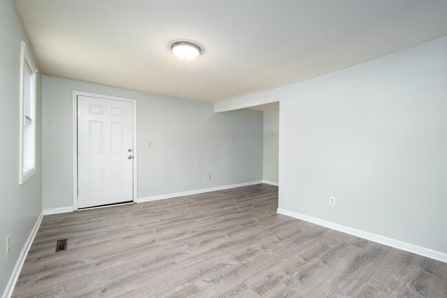 Building Photo - 114 Ida St