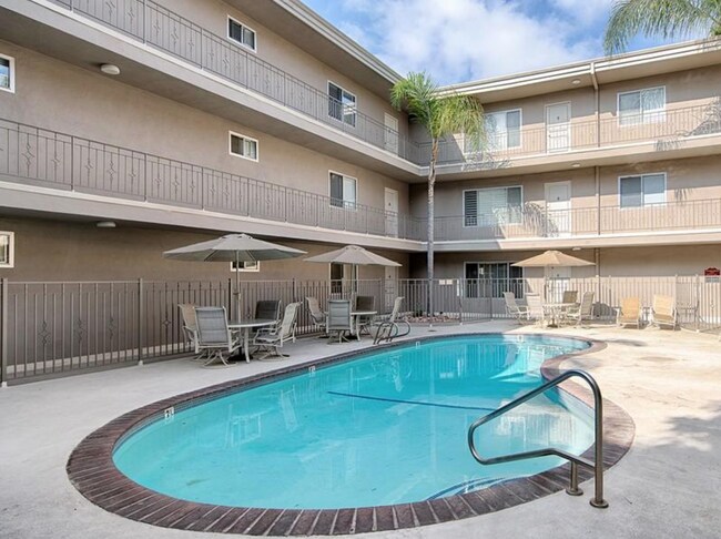 Building Photo - 2002 4th St