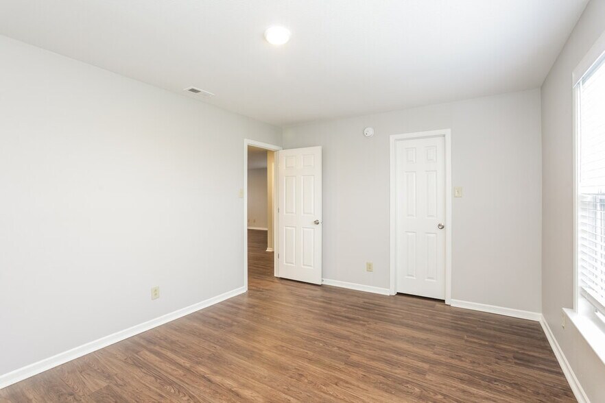 Building Photo - 8243 Retreat Ln