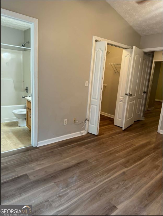 Building Photo - 5548 Pineridge Ct