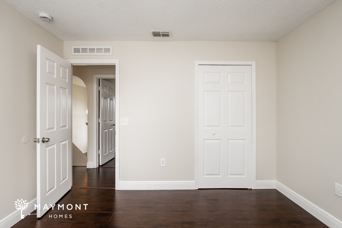 Building Photo - 561 Brown Bear Way