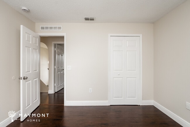 Building Photo - 561 Brown Bear Way