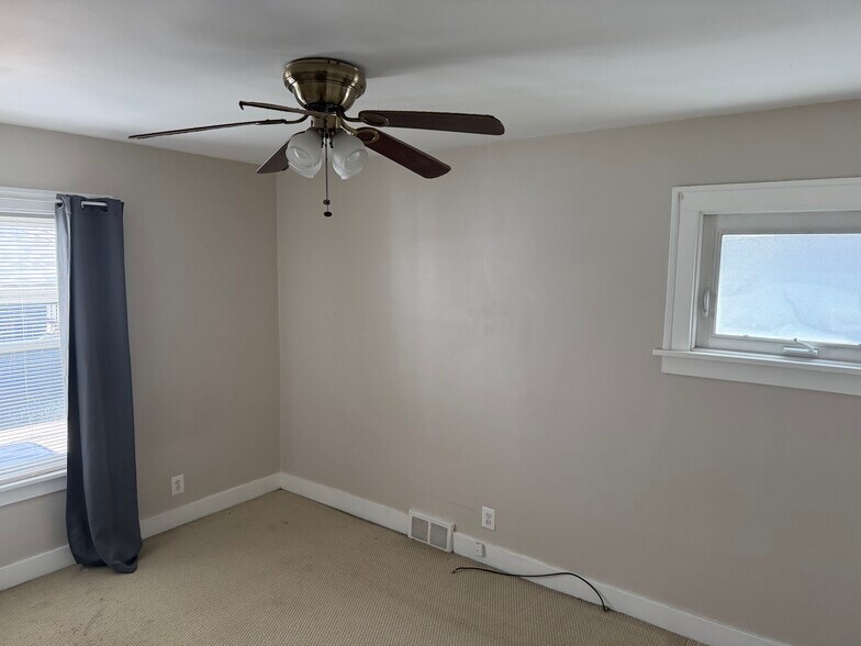 Building Photo - 263 Victoria Blvd