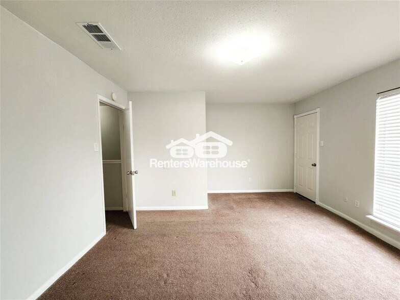 Building Photo - 8848 Kempwood Dr