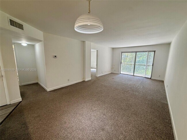 Building Photo - 1075 Riverside Dr
