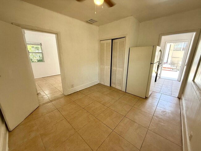 Building Photo - 926 33rd St