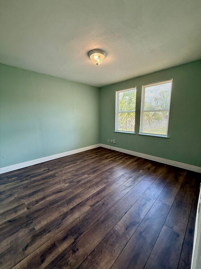 Building Photo - Great and Affordable 4 Bedroom 2 Bathroom House for Rent