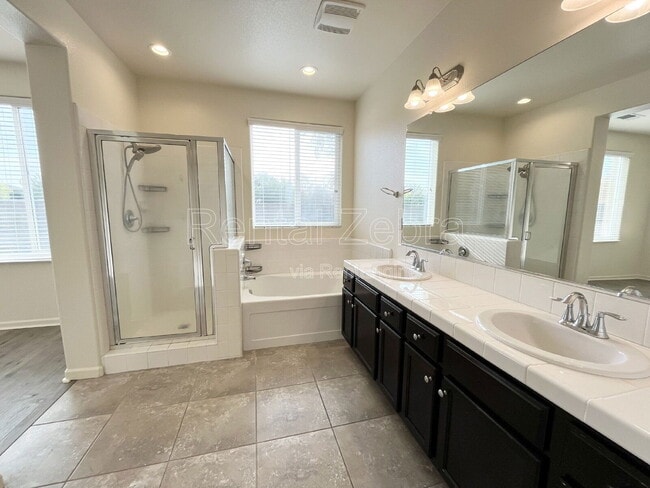 Building Photo - 4304 Strathmore Pl