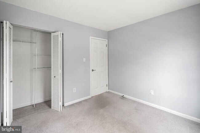 Building Photo - 73 Crickhollow Ct