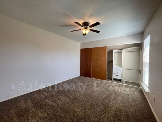 Building Photo - 5516 Lewis Ct