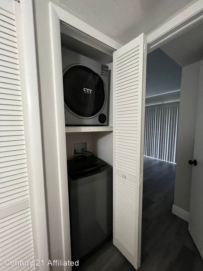 Building Photo - 1 br, 1 bath House - 7108 Waterside Dr.