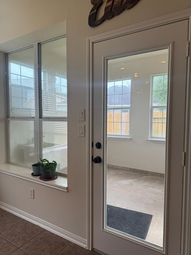 Building Photo - 7519 Chathan Glen Ln