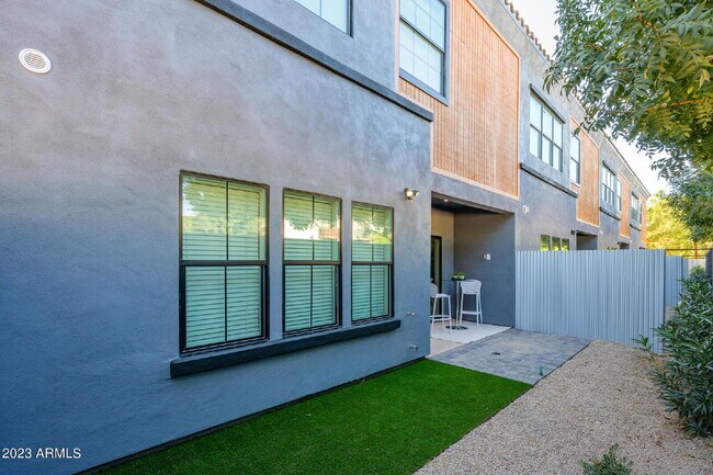 Building Photo - Exclusive Urban Sanctuary—Sophisticated Townhouse in Vibrant Phoenix
