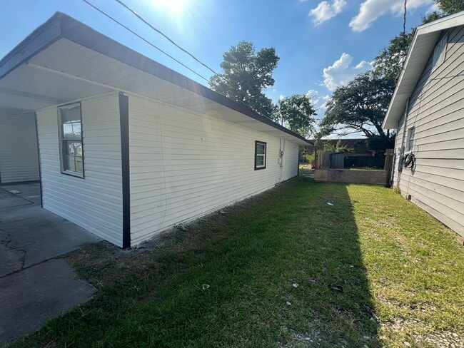 Building Photo - 2420 Ave A