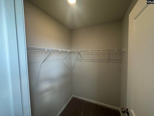 Building Photo - 3027 Hallsdale Dr