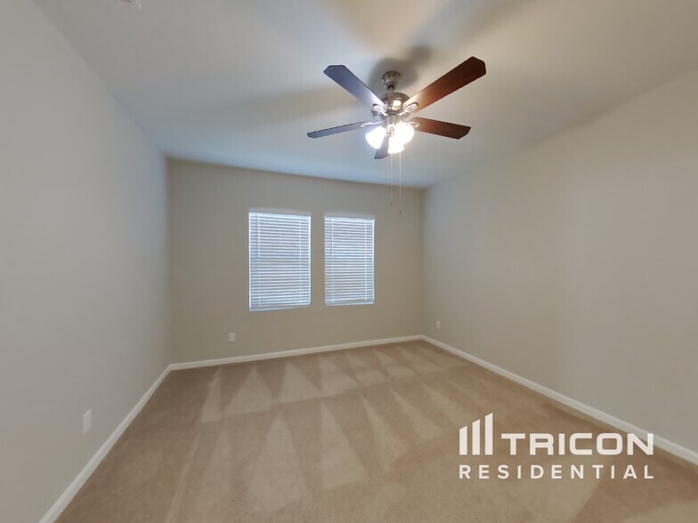 Building Photo - 440 Dove Creek Ln