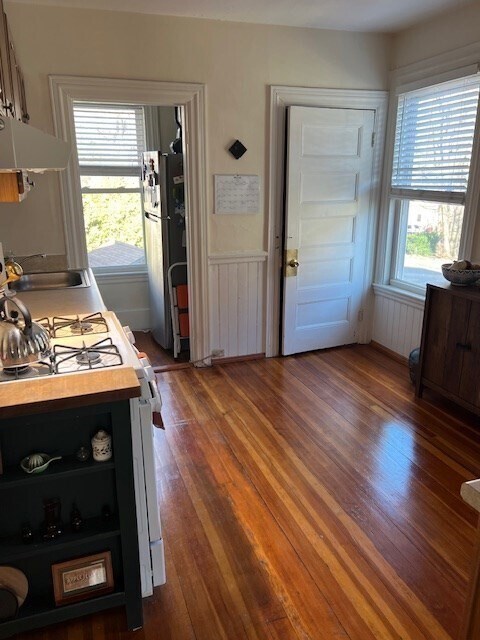 Building Photo - 36 Willow St