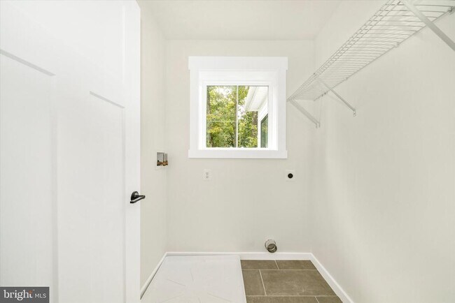 Building Photo - 801 Cedar Ave