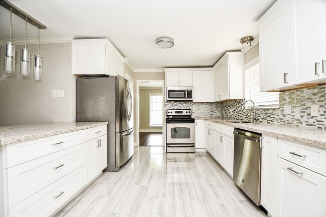 Building Photo - 4310 Woodvalley Dr