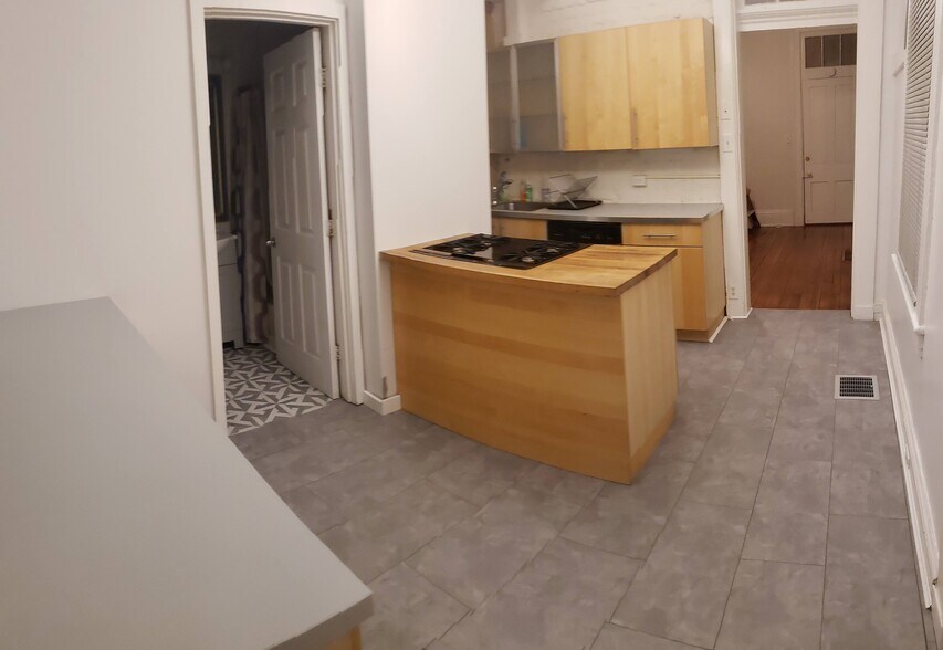 Building Photo - 211 Covington Ave