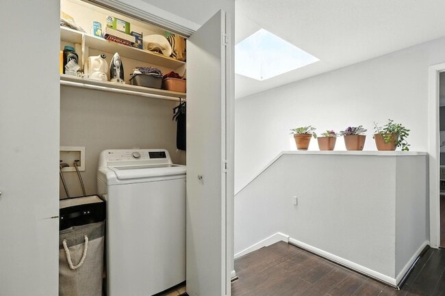 Building Photo - 1532 Prairie Grove Dr