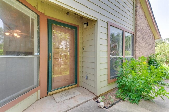 Building Photo - 13341 Water Oak Ln