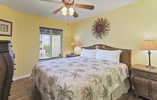 Building Photo - 8600 Ridgewood Ave