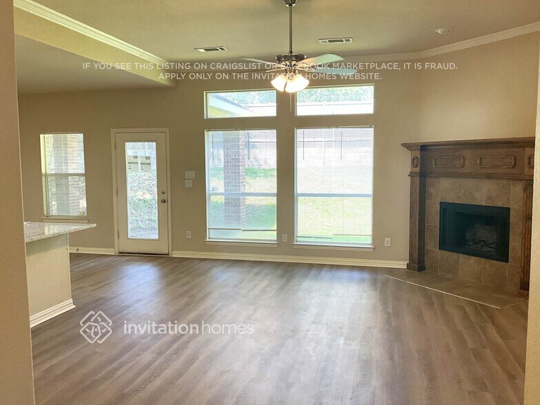 Building Photo - 515 Hidden Meadow Ct