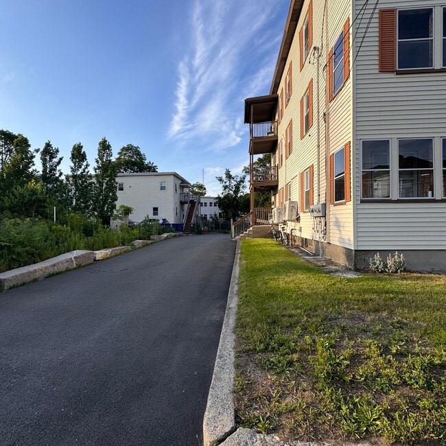 Building Photo - 230 Mechanic St