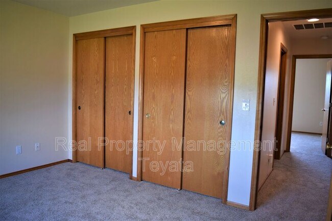 Building Photo - 214 Reeds Ln