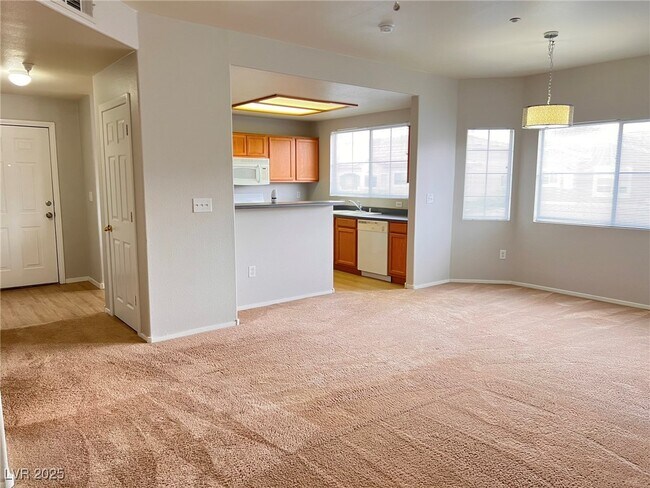Building Photo - 833 Aspen Peak Loop