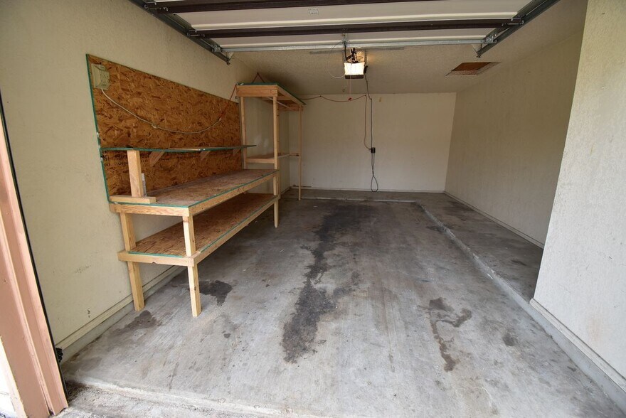 Building Photo - 1802 Rawhide Loop