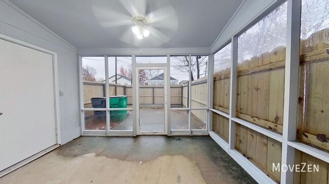 Building Photo - 1422 Delane Ave