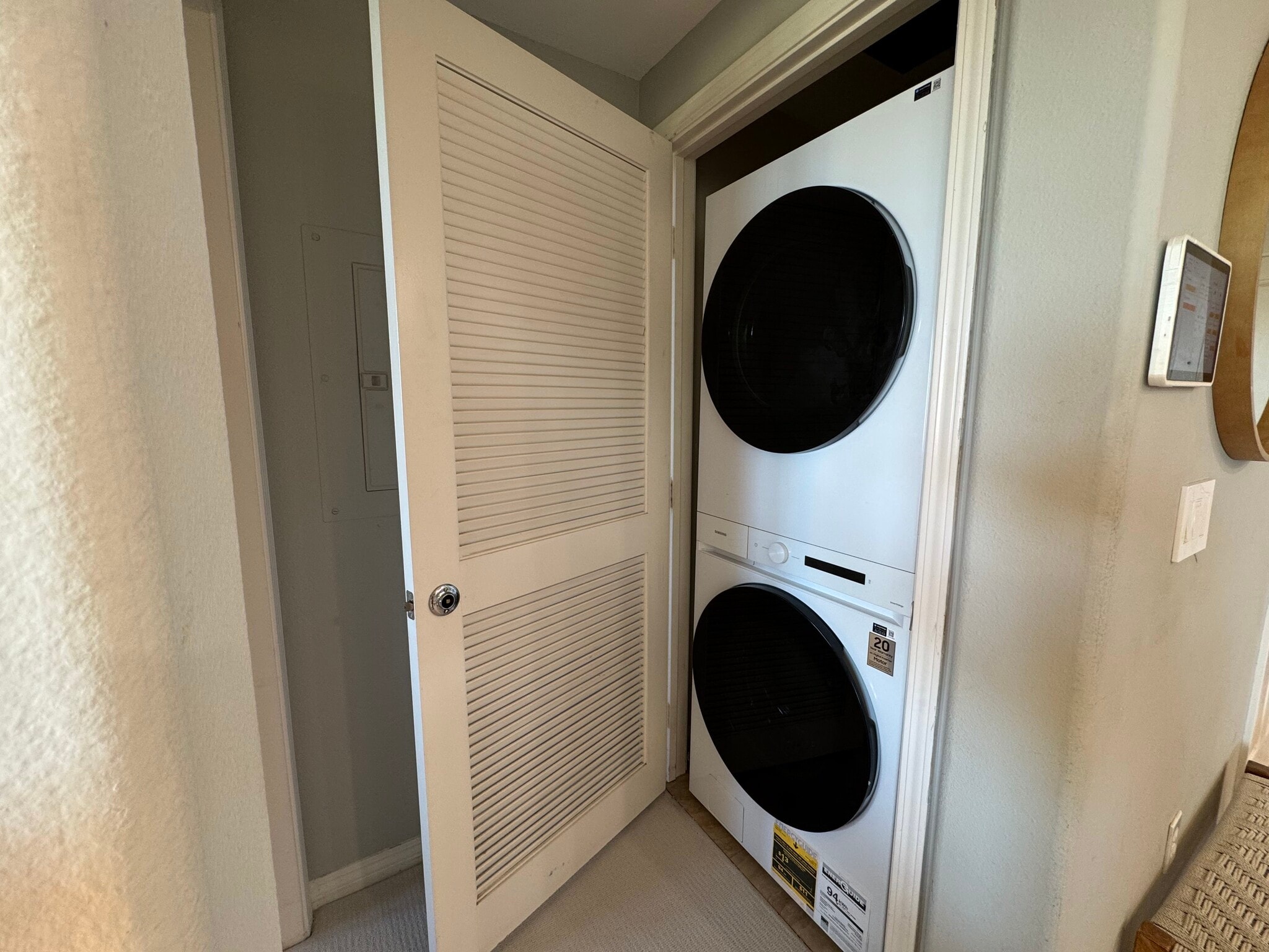 Building Photo - 243 Riverdale Ct