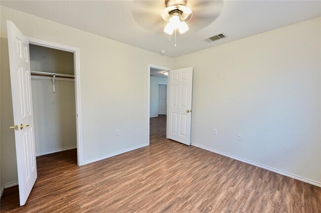 Building Photo - 1512 Poppy Seed Ln