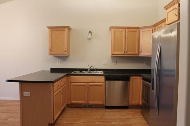 Building Photo - Westport Beach 3 Bedroom/3 Bath Townhome