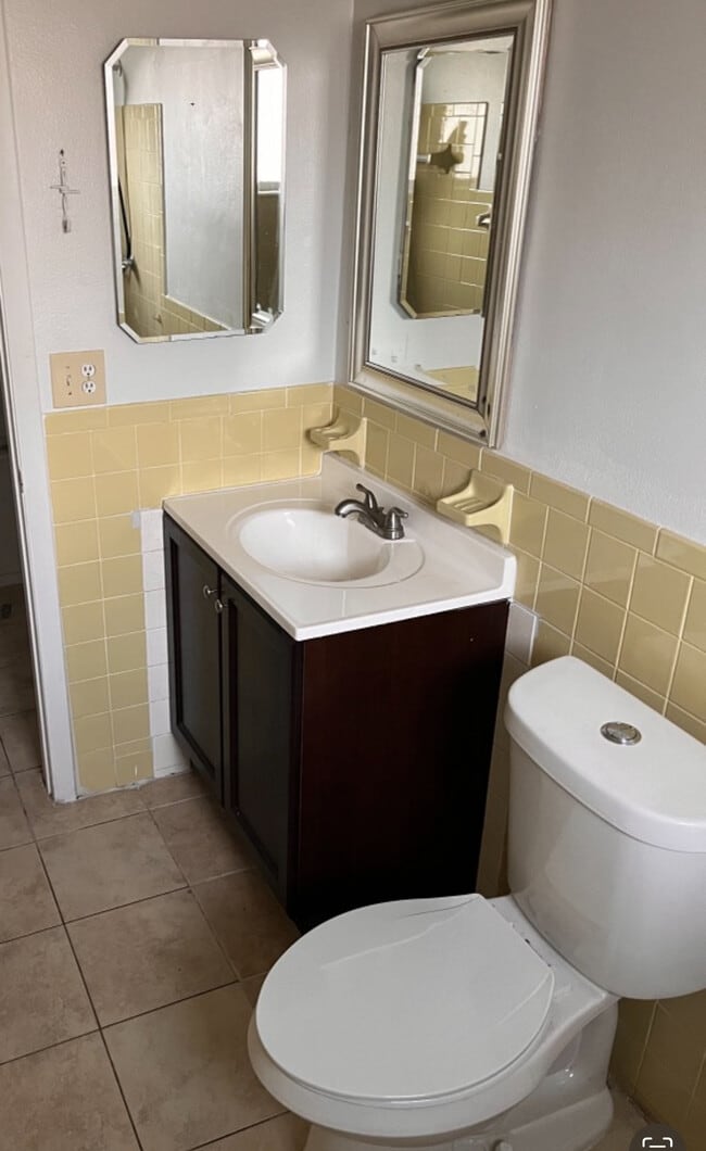 Building Photo - 7204 Brentwood Dr