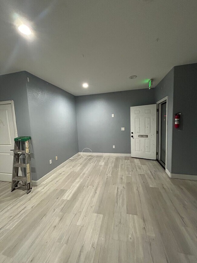 Building Photo - Office/Retail unit on Gaffey Available