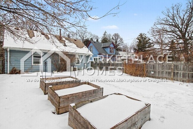 Building Photo - 2618 N Upton Ave