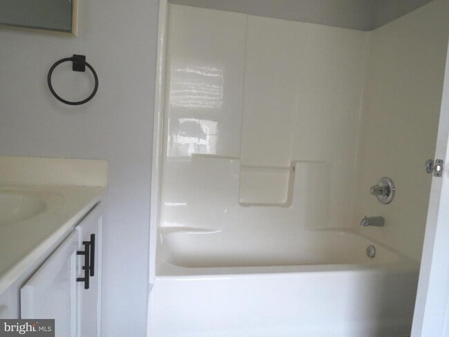 Building Photo - 16202 Ellipse Terrace