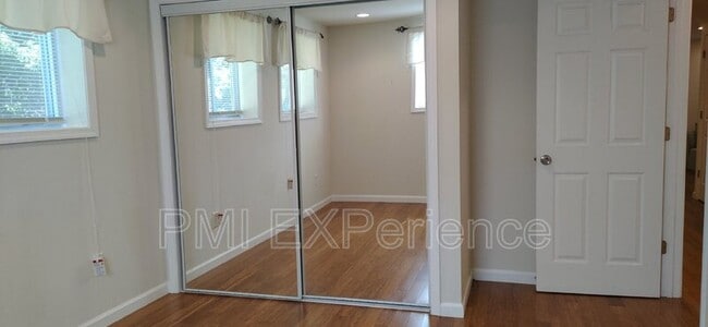 Building Photo - 204 Taurus Dr