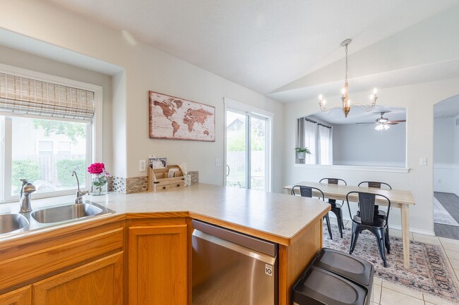 Building Photo - Just listed home for rent!